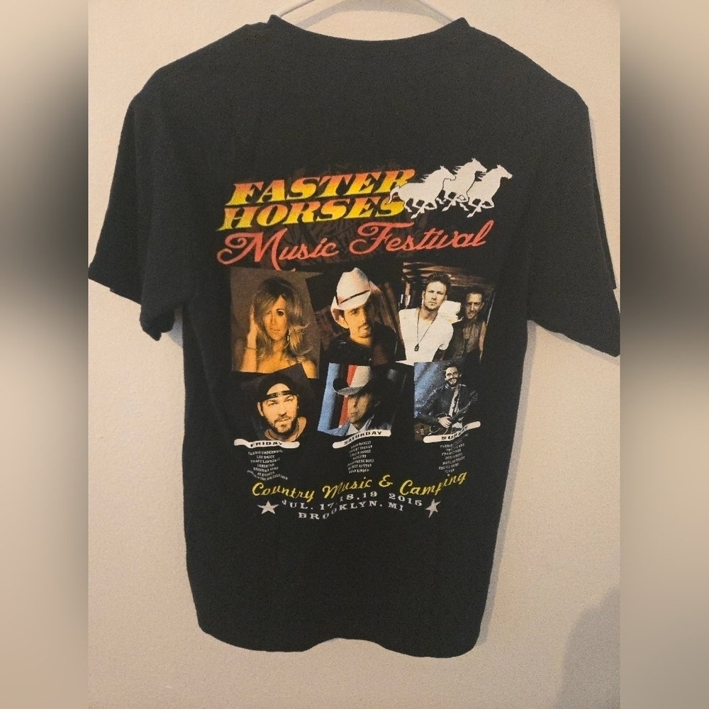 Faster Horses Festival T Shirt Brad Paisley Carrie Underwood Tour Mens Small Cou